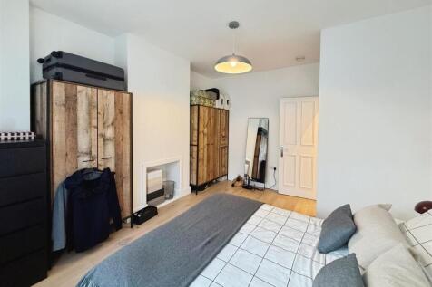 38312737-bedrpp 2C.jpg