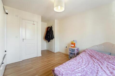 SCHOOLGATE DRIVE, NURSERY VIEW HOUSE (8).jpg