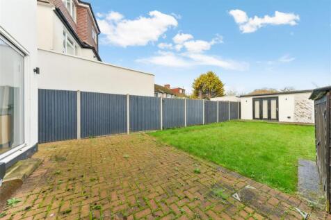 HILLCROSS AVENUE (2).jpg