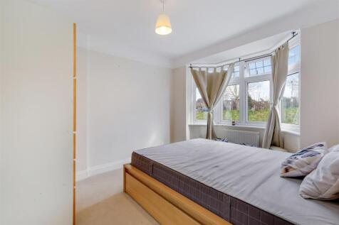 Bedroom 1.jpg