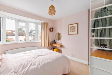 Thurlestone Avenue