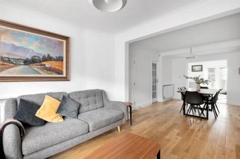 Wolsey Crescent