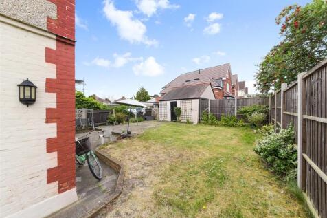 Ravensbury Avenue