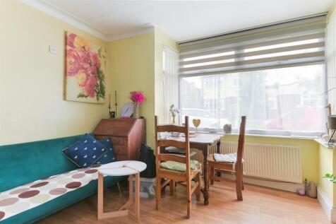 Ravensbury Avenue