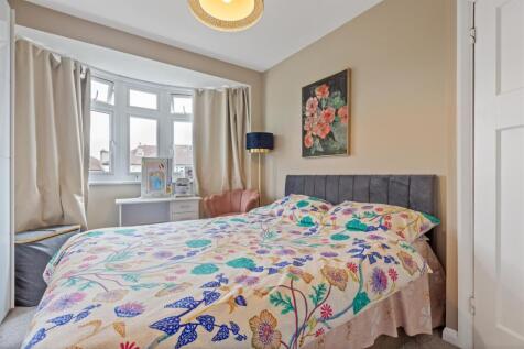 Thurlestone Avenue 66 Ph4.jpg