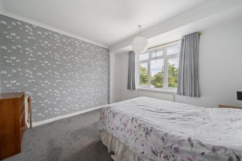 Sandbourne Avenue