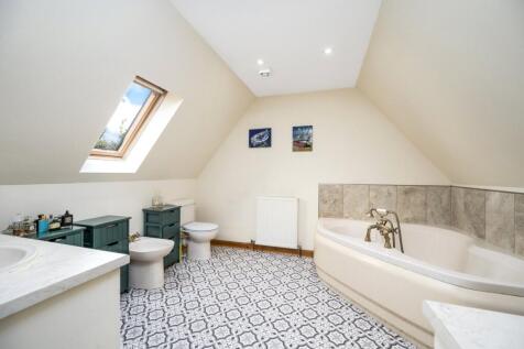 En-Suite Bathroom