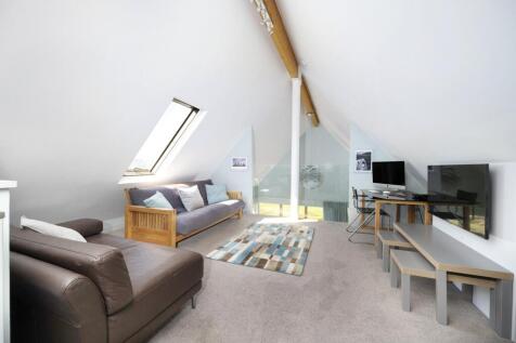 Mezzanine Sitting Rm