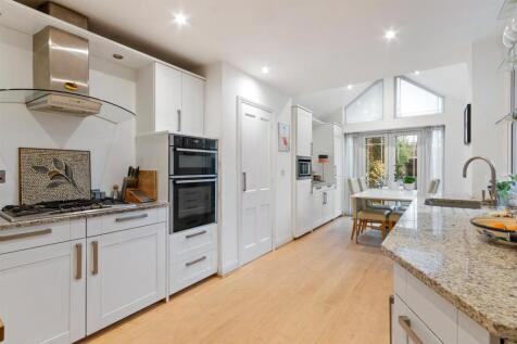 Kitchen &amp; Dining