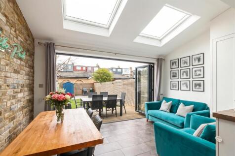 Open Plan Kitchen &amp; Living