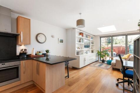 Kitchen &amp; Living