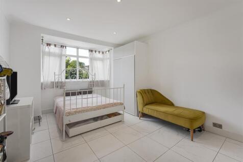 Bedroom/reception