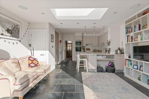 Kitchen &amp; Licing