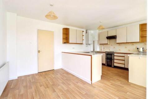 Kitchen/Dining Room (2)