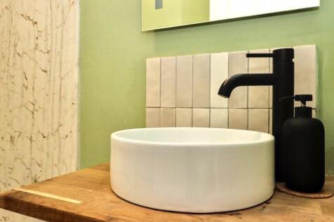 Shower Room (2)