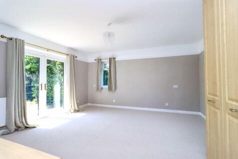 Bedroom 1 (2)