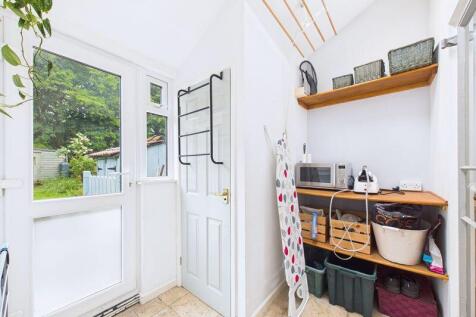 Utility &amp; Cloakroom