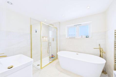 Main bathroom