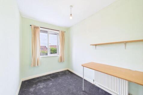 Bedroom 2 side