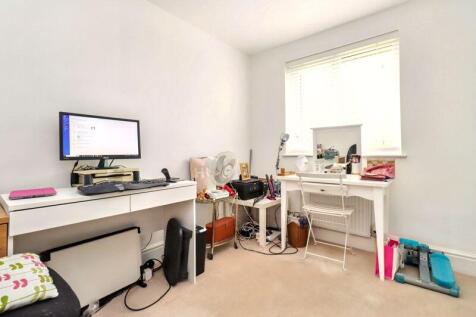 Bedroom 5 / Office 