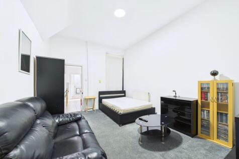 Living room / bedroom