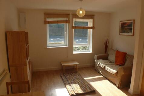 OPEN PLAN LOUNGE/KITCHEN