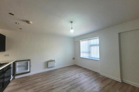OPEN PLAN LOUNGE