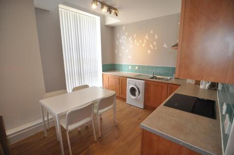 OPEN PLAN KITCHEN/DINING