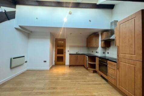 OPEN PLAN LOUNGE/KITCHEN