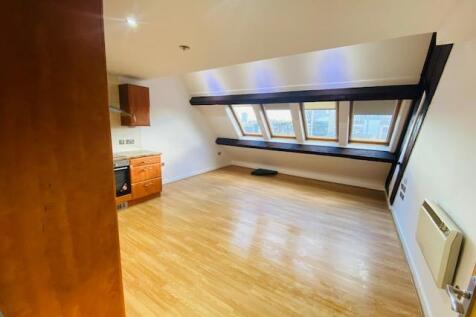 OPEN PLAN LOUNGE/KITCHEN