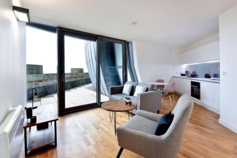 Open Plan Lounge / Kitchen