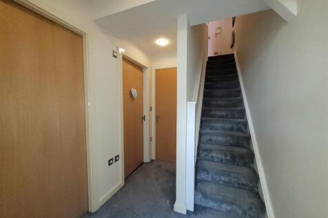 BASEMENT LANDING