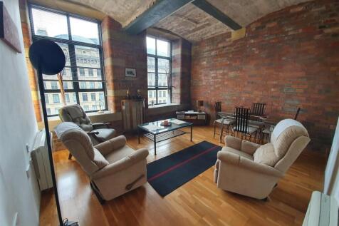 OPEN PLAN LOUNGE/KITCHEN