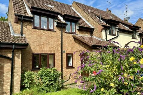 Ground Floor flat in quiet secluded village locat