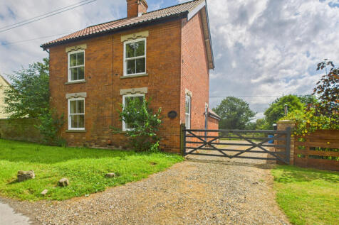 A two bedroom detached house - To Rent