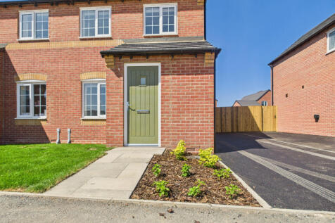 A three bedroom house - To Rent