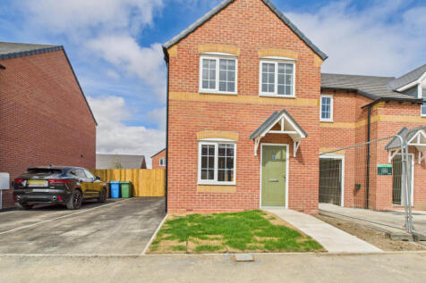 A three bedroom house - To Rent