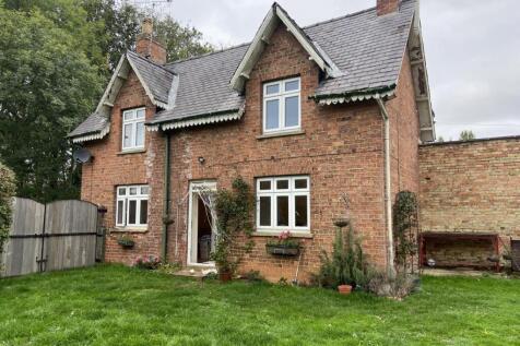 A three bedroom house - To Rent