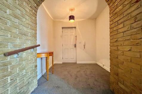 Entrance hall.jpg
