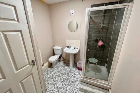 Shower room.jpg