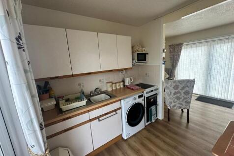 Kitchen area.jpg