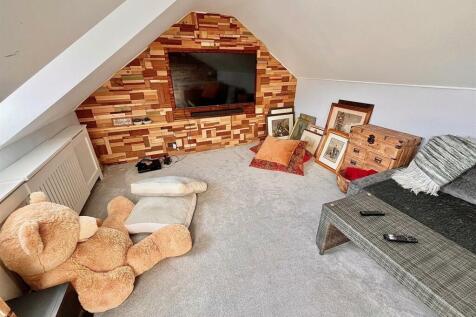 Second Floor Bedroom 3/Snug