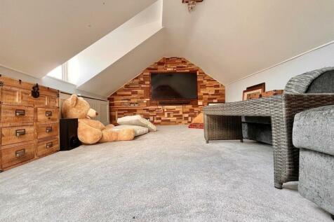 Second Floor Bedroom 3/Snug