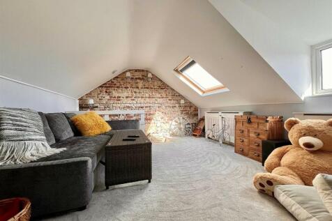 Second Floor Bedroom 3/Snug