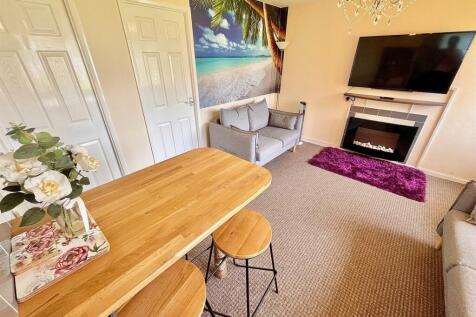 Living/Dining Area