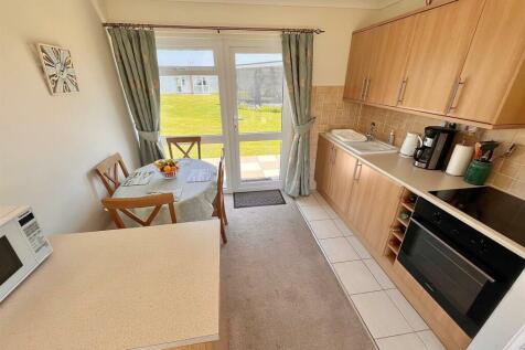 Kitchen/Dining  Area