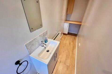 Cloakroom/Utility