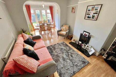 Sitting/Dining Room