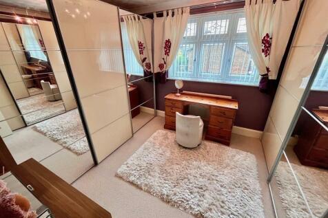 Dressing Room/Bedroom 4