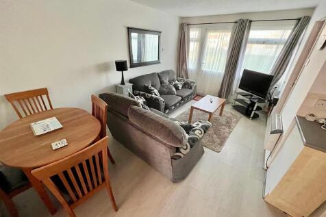 Open Plan Living Room/Dining Area